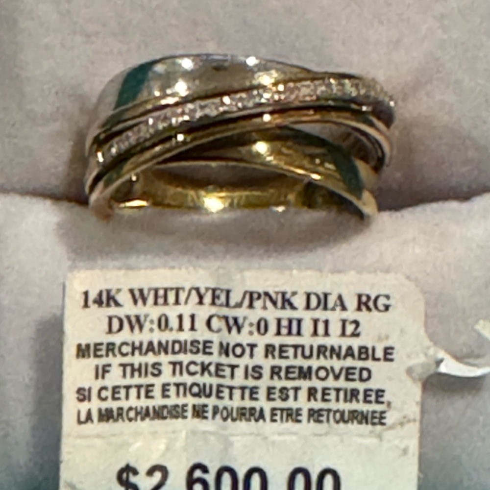 Elegant Gold and  Diamond Ring